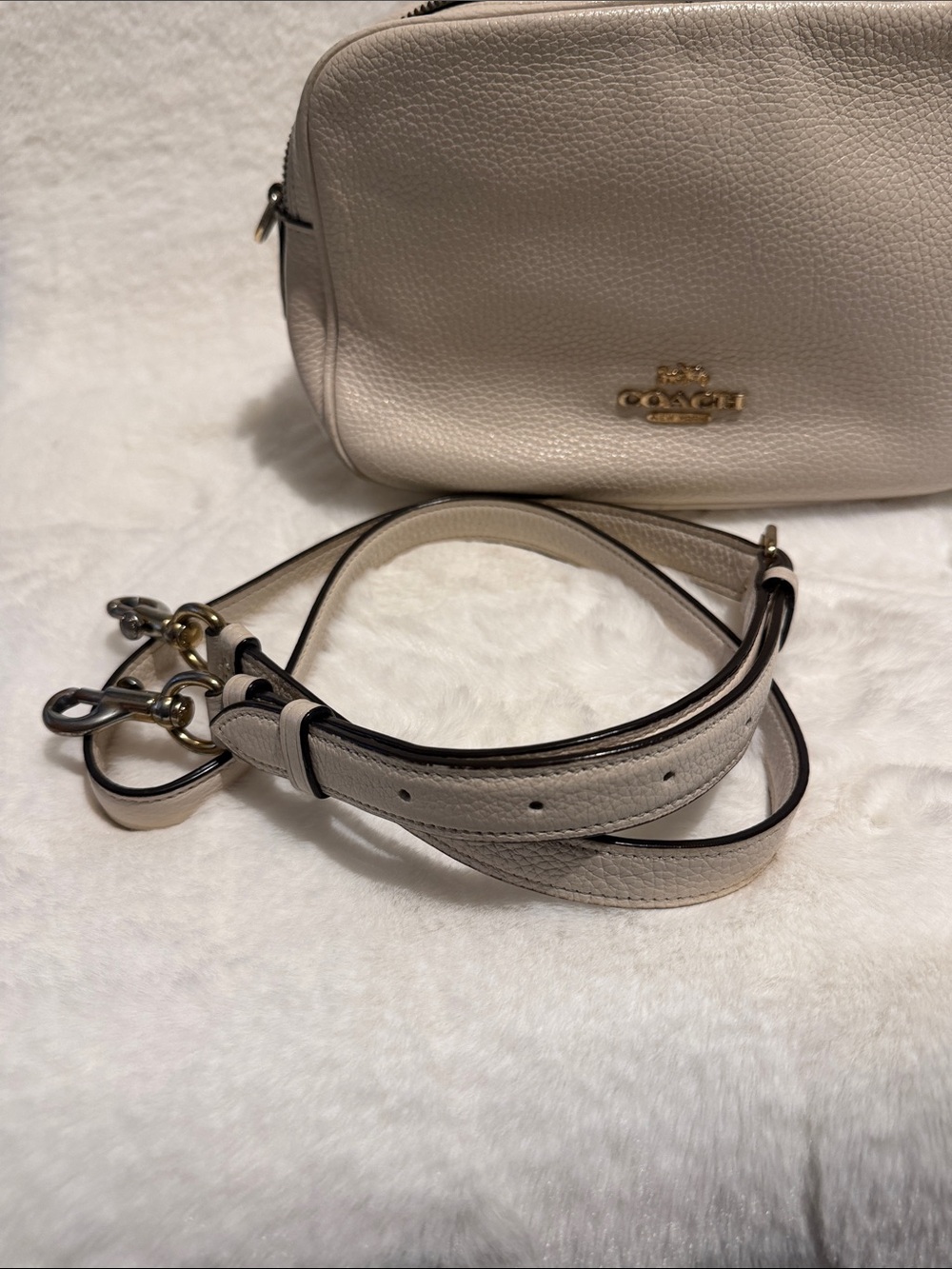Coach Medium Jamie Camera Crossbody Bag In Chalk 18 - Picture 2 of 10